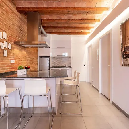 Sweett - Gallery Poble Sec Апарт-отель 4*