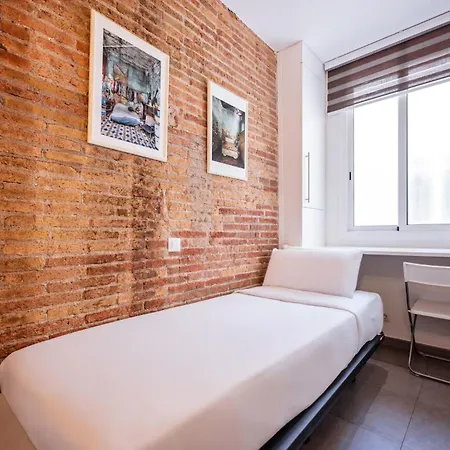 Sweett - Gallery Poble Sec Барселона